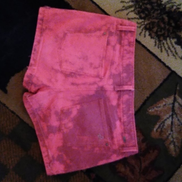 Super cute DL1961 Stella denim shorts. - Picture 3 of 8